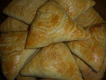офисный столы: СОЧНЫЕ САМСЫ С КУРИНЫМ РУБЛЕННЫМ МЯСОМ. ХАЛЯЛ!!!ОЧЕНЬ ВКУСНЫЕ И
