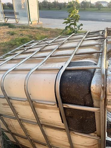 cenler: IBC konteyner (1000 L) - Həcm: təxminən 1000 litr - Material: iç — 4