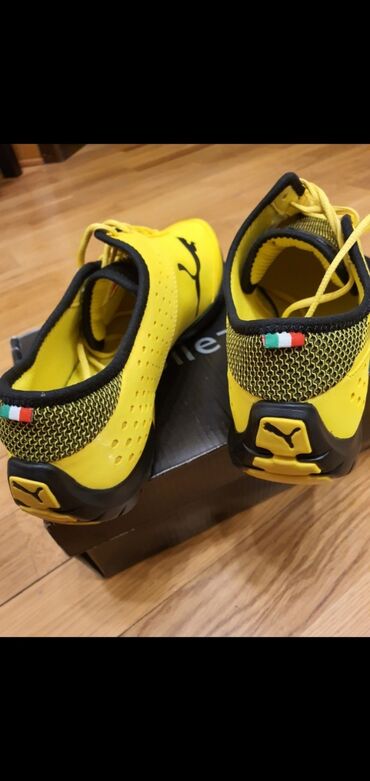 Krasofkalar və idman ayaqqabıları: Puma Ferrari idman ayyaqabı. Türkiyədən alınıb. Orijinaldı. Ölçüsü — 7