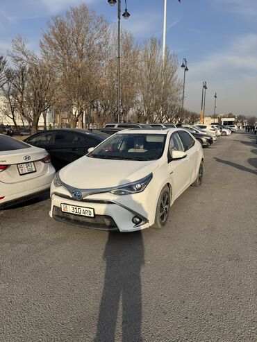 тайота виз: Toyota Corolla: 2018 г., 1.8 л, Вариатор, Гибрид