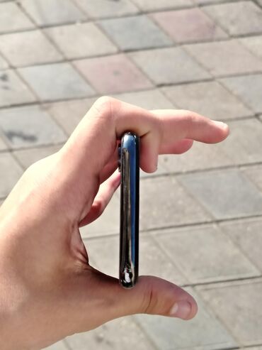 Apple iPhone: IPhone X, 256 GB, Qara, Face ID — 7