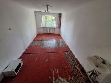сдается дом на долгий срок: 1 комната, 18 м², Общежитие и гостиничного типа, 2 этаж, Старый ремонт
