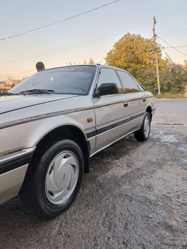 Mazda: Mazda 626: 1987 г., 2 л, Механика, Газ, Хэтчбэк