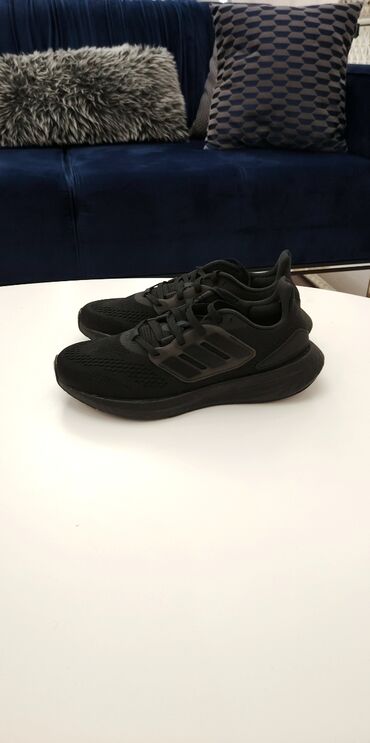ayaggabı: Adidas Pureboost
Orijinaldır
40 ölçü
Boost texnalogiyası