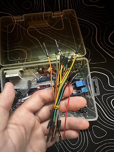 alet desti: Arduino UNO əsaslı elektronika dəst’i Yeni qiymət: 60 AZN (şəkildə — 6