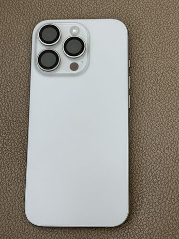 фото на стекле: IPhone 16 Pro, Колдонулган, 256 ГБ, Күмүш, Коргоочу айнек, 96 %