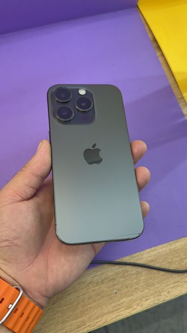 Apple iPhone: IPhone 15 Pro, Б/у, 256 ГБ, 85 % — 1