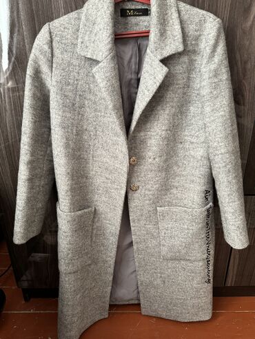 корейский пальто: Пальто в хорошем состоянии размер L