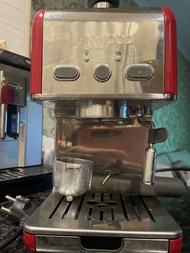 bişirmə panelləri: Qəhvə maşını Kenwood, Yarımavtomat, Kapuçinator ilə