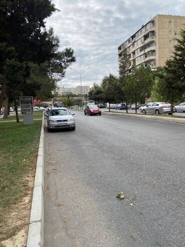 Mağazalar: Razində İcra hakimiyətinin yaxınlığı 5 mərtəbəli binanın 1 ci — 19