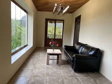 Günlük kirayə evlər: 250 kv. m, 5 otaqlı, Qaz, İşıq, Su — 15