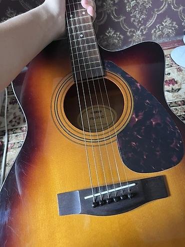 Гитары: Акустическая гитара Yamaha FS (модель на наклейке: FSX/FS-тип, на фото — 4