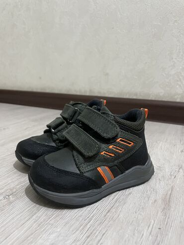 shredery 22 kompaktnye: Продается детская обувь (Деми), в отличном состоянии, анатомическая