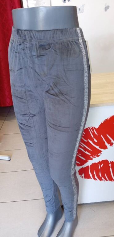 Donji deo: Ženske trenerke pliš elastin vel. S. M. L. Xl. Cena 999din — 6