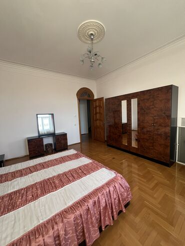 Uzunmüddətli kirayə evlər: 220 kv. m, 6 otaqlı — 14