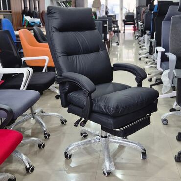 Ofis və oyun kresloları: Yeni, Təkərli, Qolları tənzimlənir, Dəri — 17