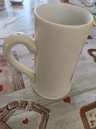polovni gril za pecenje pilica: Keramička pivska krigla sa motivom jelena - Materijal — 2