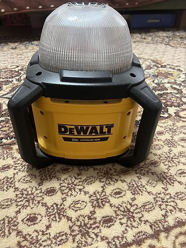 лампы led: Аккумуляторный светильник-лампа DeWalt 20V (Li‑Ion), с круговым — 1
