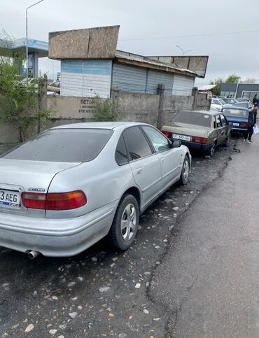 автомобил киа: Honda Accord: 1995 г., 1.8 л, Механика, Бензин, Седан