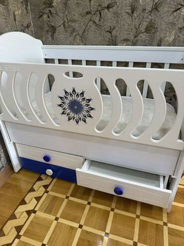 Oğlan və qız üçün, Yeni, Dördbucaq, Beşik, Dəst ilə, Matras ilə, Yellənmə mexanizm ilə