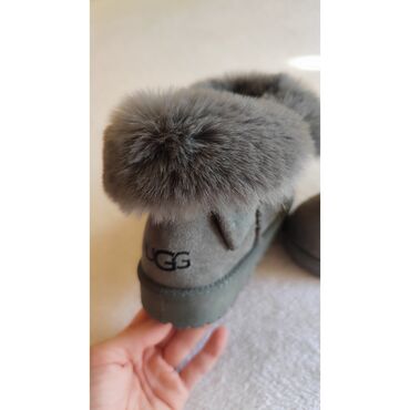 Ugg obuća: Ugg čizme, bоја - Siva, 39 na lalafo.rs — 9 Ugg obuća: Ugg čizme, bоја - Siva, 39 — 9