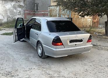 mos: Mercedes-Benz C-Class: 2.2 l | 1994 il Sedan — 4