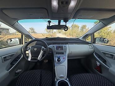 гибридный автомобиль купить: Toyota Prius: 2013 г., 1.8 л, Вариатор, Гибрид, Хэтчбэк — 6