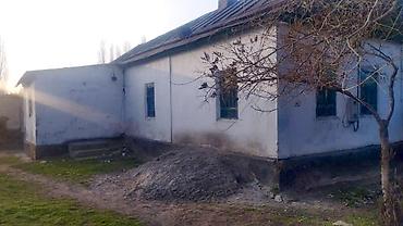 Продажа коттеджей и домов: Продаётся жилой дом с приусадебным участком. - Одноэтажный дом из — 5