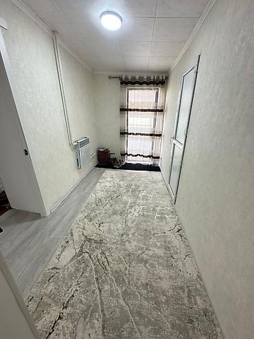 Продажа коттеджей и домов: Маевкадан 4 болмолуу үй сатылат, абалы жакшы сүрөттөгүдөй, удобства — 18