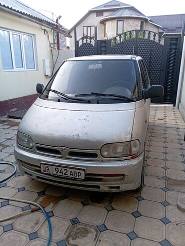 мега авто: Nissan Serena: 1993 г., 1.6 л, Механика, Бензин, Минивэн