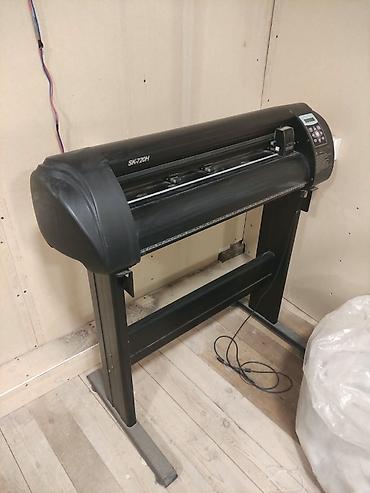 plotter: Plotter kəsim aparatı. Vinil, fleks və sair materialları kəsir. Az — 2