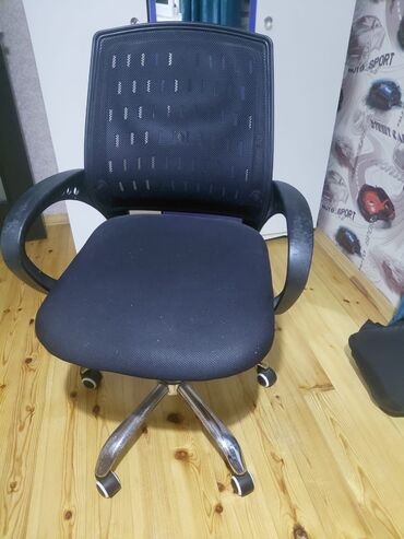 Ofis və oyun kresloları: Təkərli, Qolları tənzimlənmir, Parça — 2