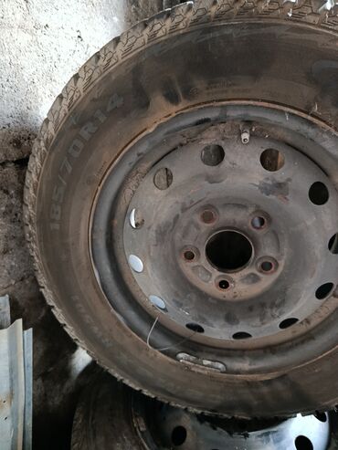 диск на машину: Дөңгөлөктөр монтажда 185 / 70 / R 14, Кыш, Комплект, Жеңил унаалар, Темир