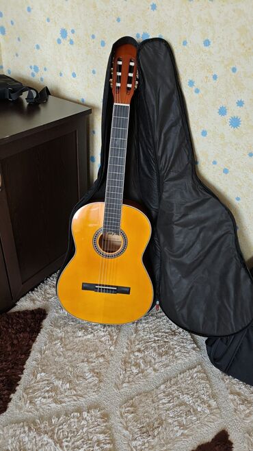 Klassik gitara işlenmiş yeni kimidir