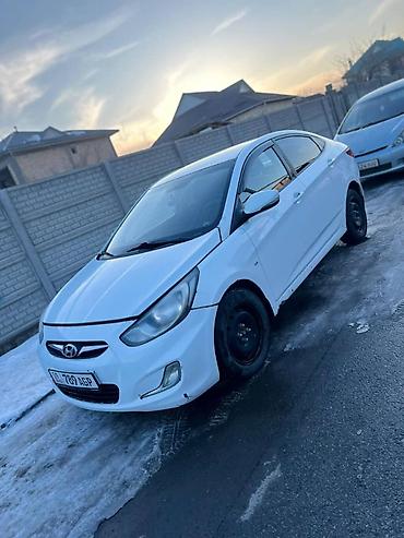 Hyundai: Hyundai Solaris: 2012 г., 1.6 л, Механика, Бензин, Седан — 2