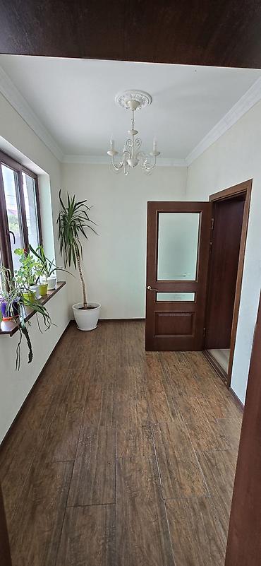 Продажа коттеджей и домов: 5 и более комнат, 350 м², 8 соток, Бишкек, Алтын-ордо ж/м Собственник — 10