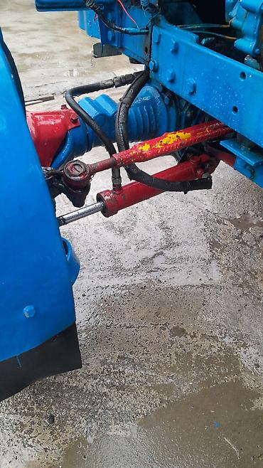 Traktorlar: Traktor “Veteran” – mavi/qırmızı rəng sxemi ilə tam komplekt qabaq — 5