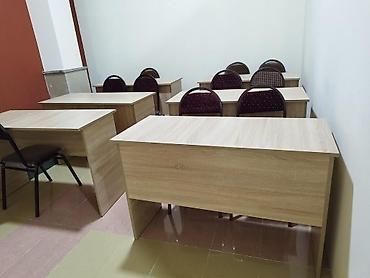 Düz masa, Stulsuz, Polkasız, Siyirməsiz, Rusiya, Sadə laminat