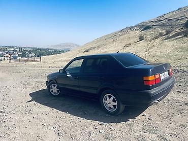 эмблема ауди: Volkswagen Vento: 1993 г., 1.8 л, Механика, Бензин, Седан — 2