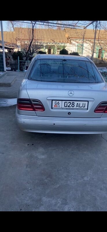 дом на калеса: Mercedes-Benz E-Class: 2000 г.