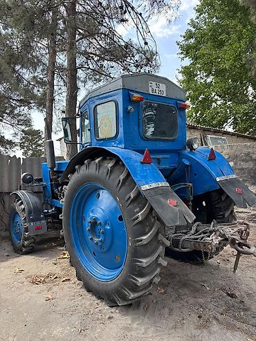 bmw multu sukani: Mavi rəngli iri sinif tırtılsız traktor Texniki xüsusiyyətlər və — 2