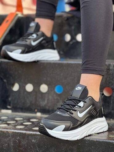 Women's Sneakers and athletic shoes: 36-40 3500 L — 5