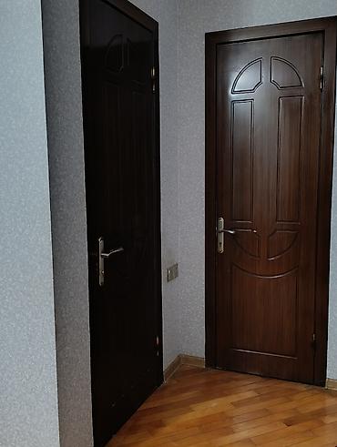 Jalüz qapılar: 6 qapıdır. 2si hamam, tualet qapısıdır. Sex malı deyil, əldə — 2