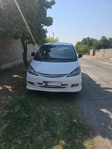 бардачки: Toyota Estima: 2000 г., 3 л, Автомат, Газ, Минивэн — 1