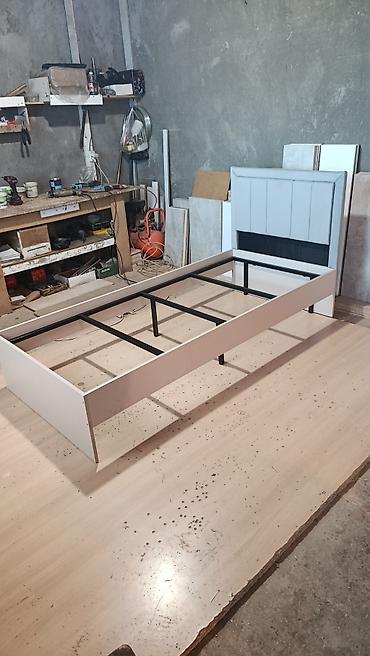 single bed mattress: Односпальная кровать, Новый, С мягким изголовьем, длина - 2000 см — 6
