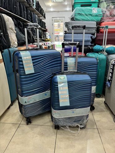 Чемоданы: Чемодан, Новый, Средний (40 - 70 л), Вращающиеся колеса на 360°, Водонепроницаемость, Кодовый замок — 3