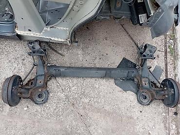 auto otpad becej: ZADNJI MOST ZA PEUGEOT 207 | Polovini delovi za Peugeot 207 Delovi — 1