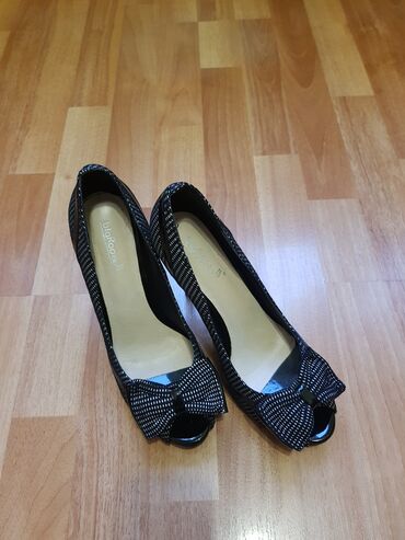 Женская обувь: Туфли Basconi, 39, цвет - Черный