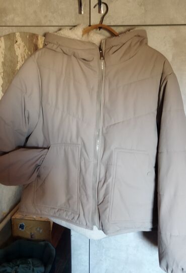 флиски найк бишкек: Двусторонняя куртка с капюшоном женская. размер 46-48 б/у в отличном