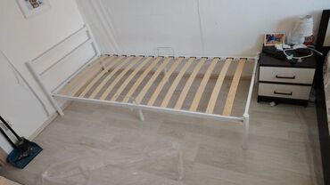 купить кровать полуторку: Односпальная кровать, Б/у, С матрасом, длина - 204 см
